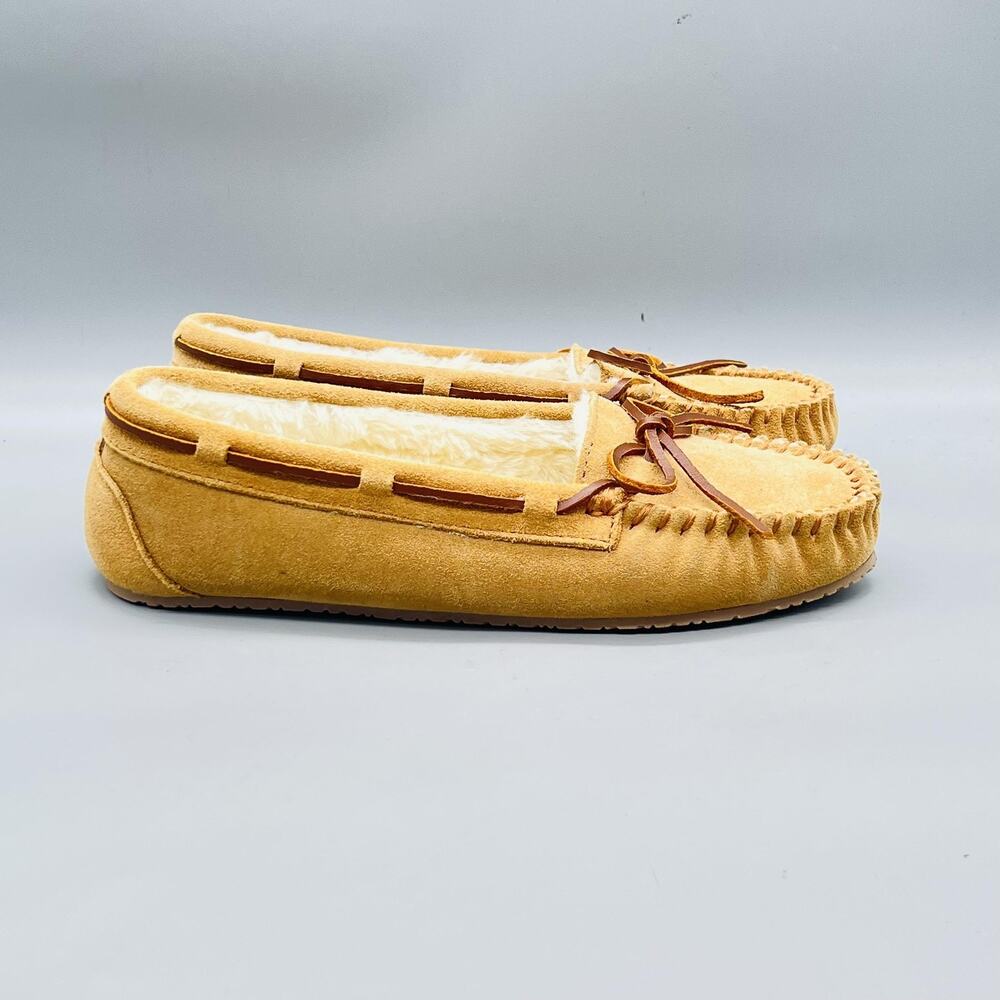 Minnetonka Shoes Womens 10 Beige Suede Faux Fur Lined Moccasin Slippers Cozy